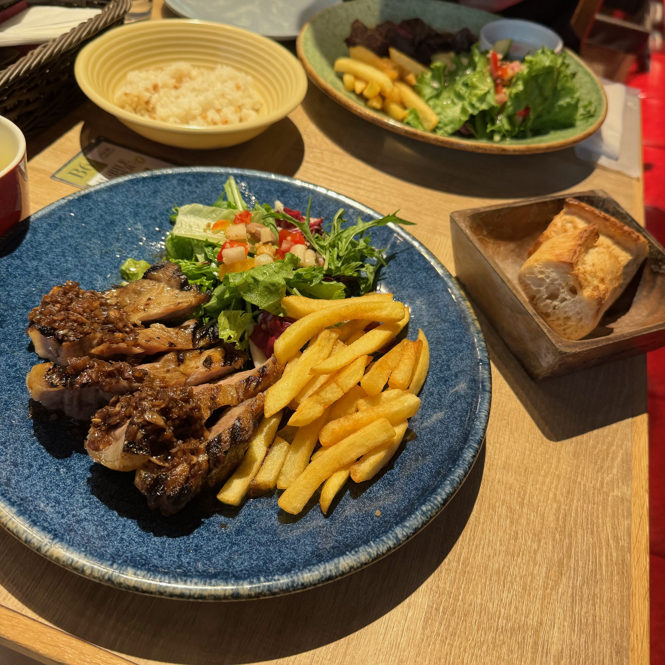 池袋のランチ「リトルデリリウムカフェ」