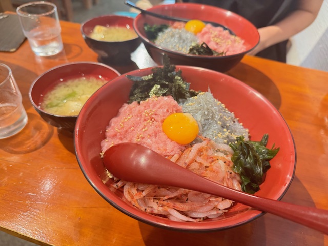 熱海の海鮮丼！生桜エビを！