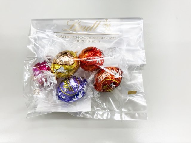 自分へのご褒美に丸くてかわいいLindtのチョコレート♪